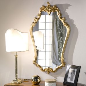 Oglinda clasică, cu ramă de lemn si folie de aur